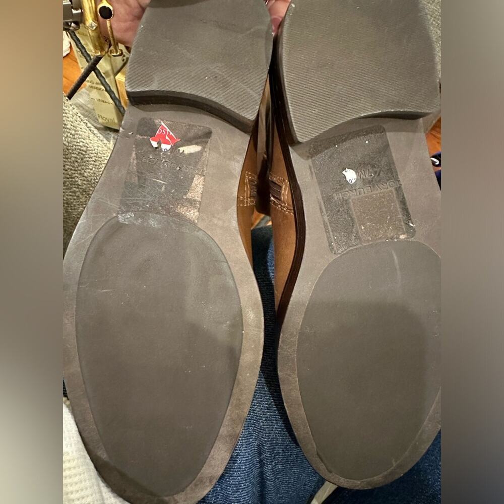 Tory Burch LOGO-EMBOSSED TALL LEATHER BOOTS - Picture 9 of 14